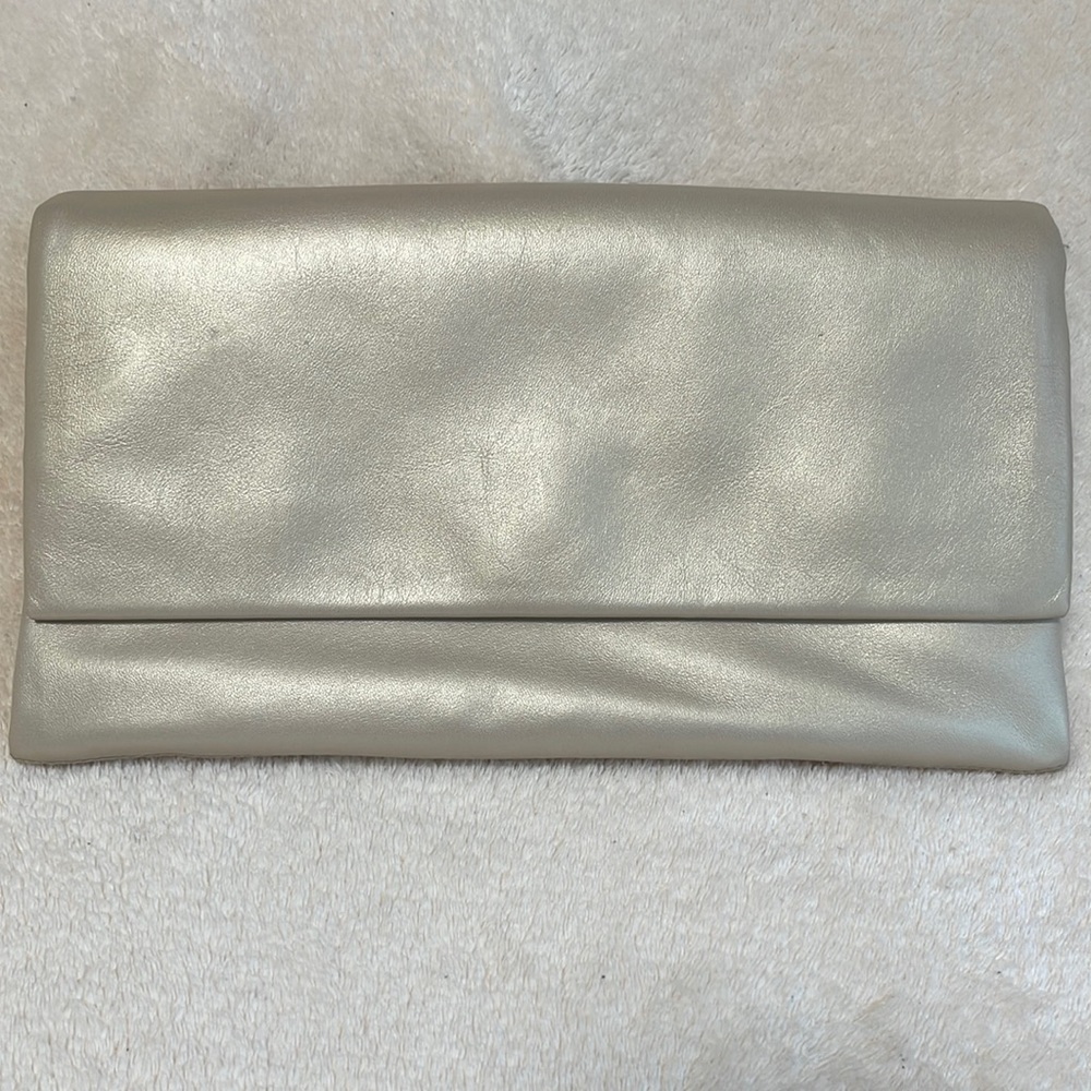 Easy Spirit Tan/Gold Shimmer Clutch Handbag with Detachable Goldtone Chain